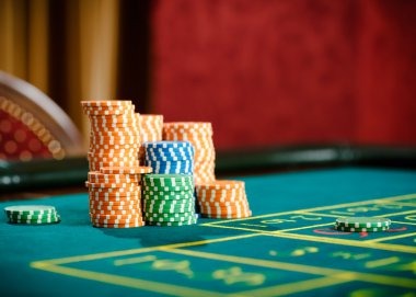 Live Sic Bo table on gaca168 showing dice shaker and betting interface with DANA and OVO payment options
